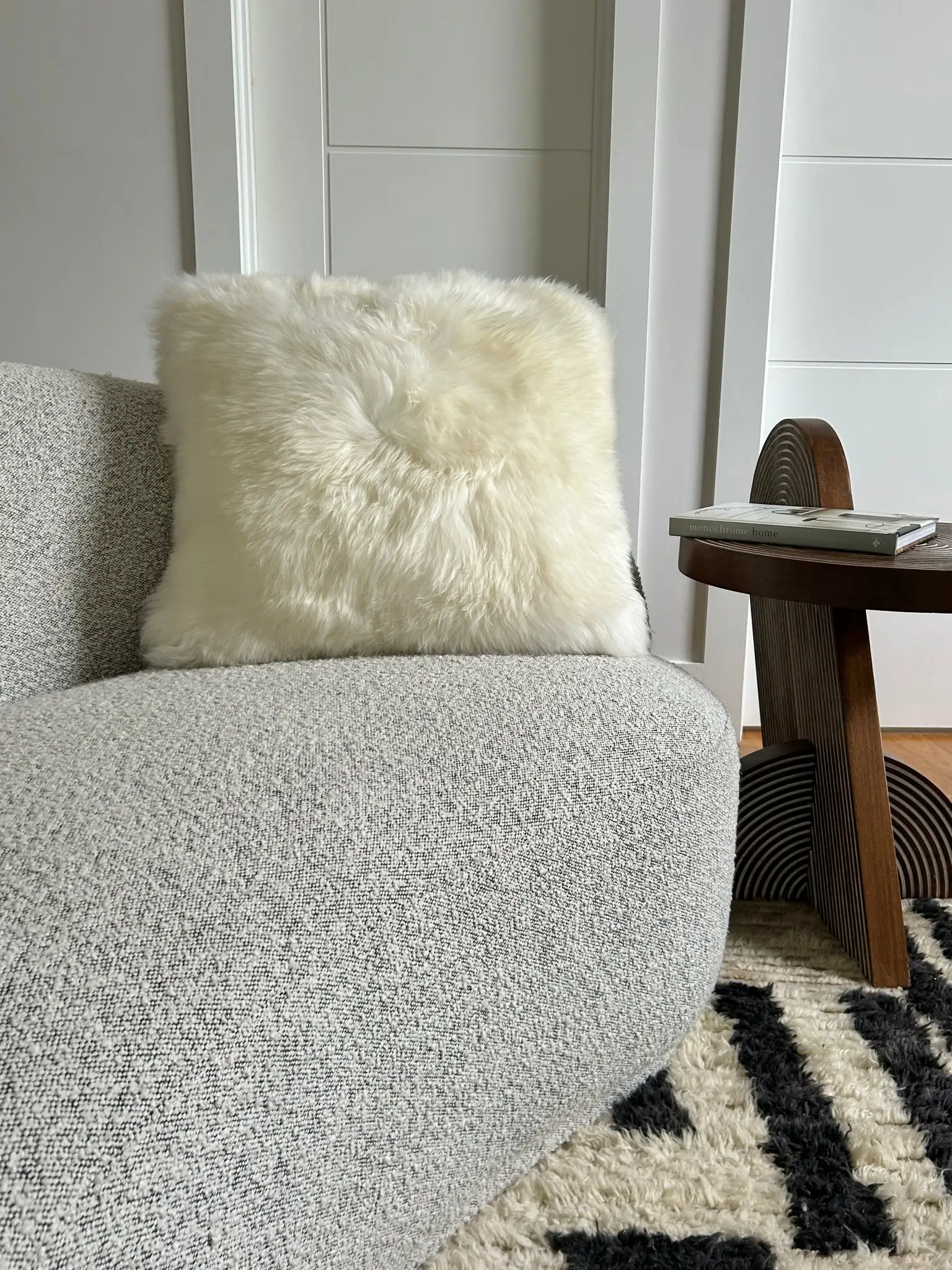 20" x 20" Double Sided Ivory Sheepskin Pillowcase - Image 3