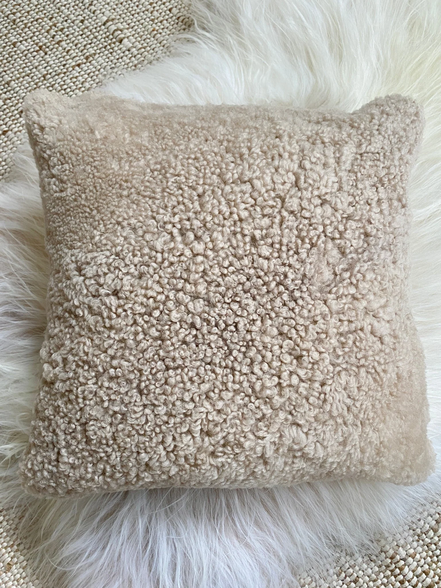 20” x 20” Tan Shearling Sheepskin Pillowcase - Image 6
