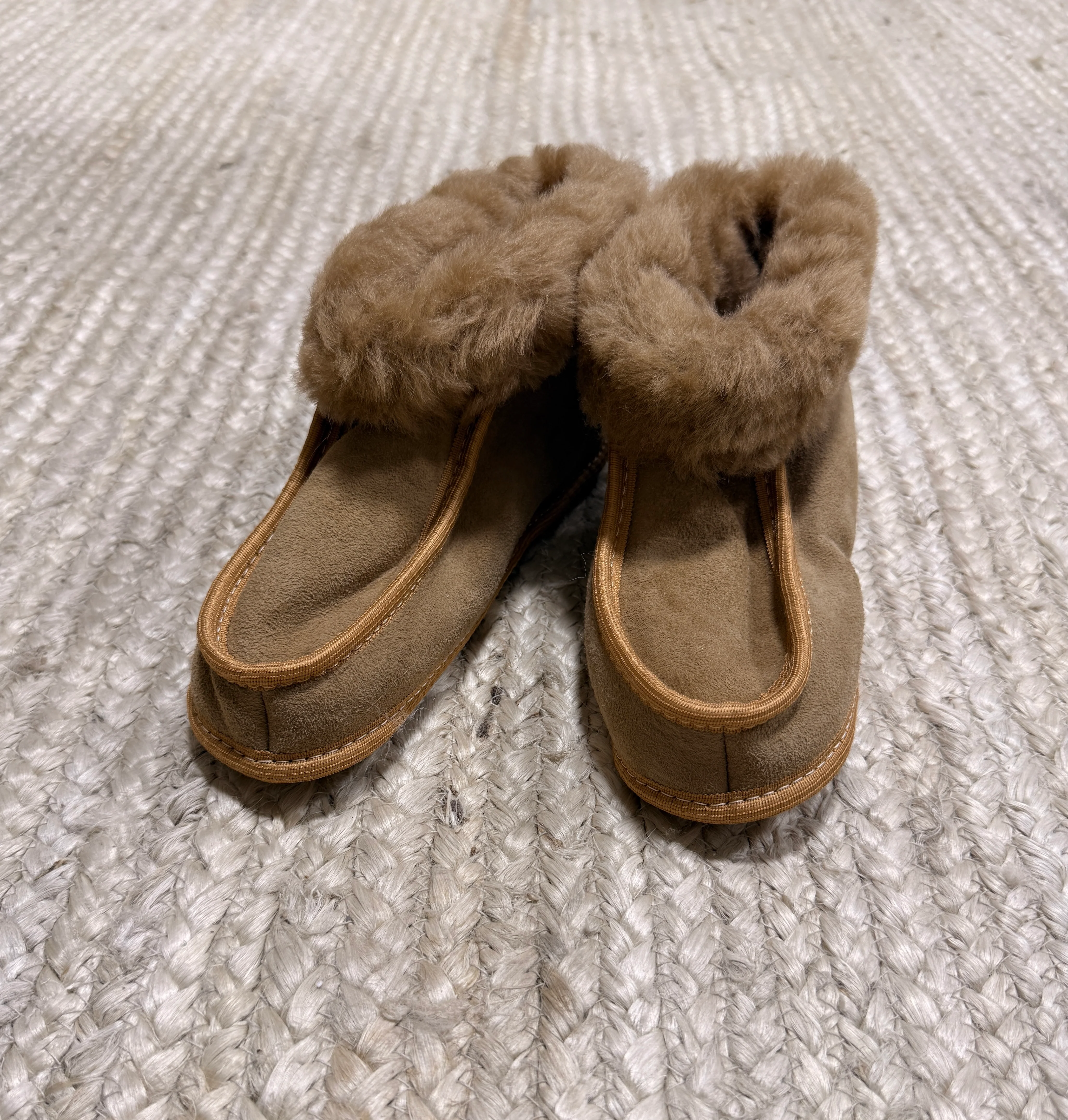 Terra Slipper (Tan Fur) - Size 6