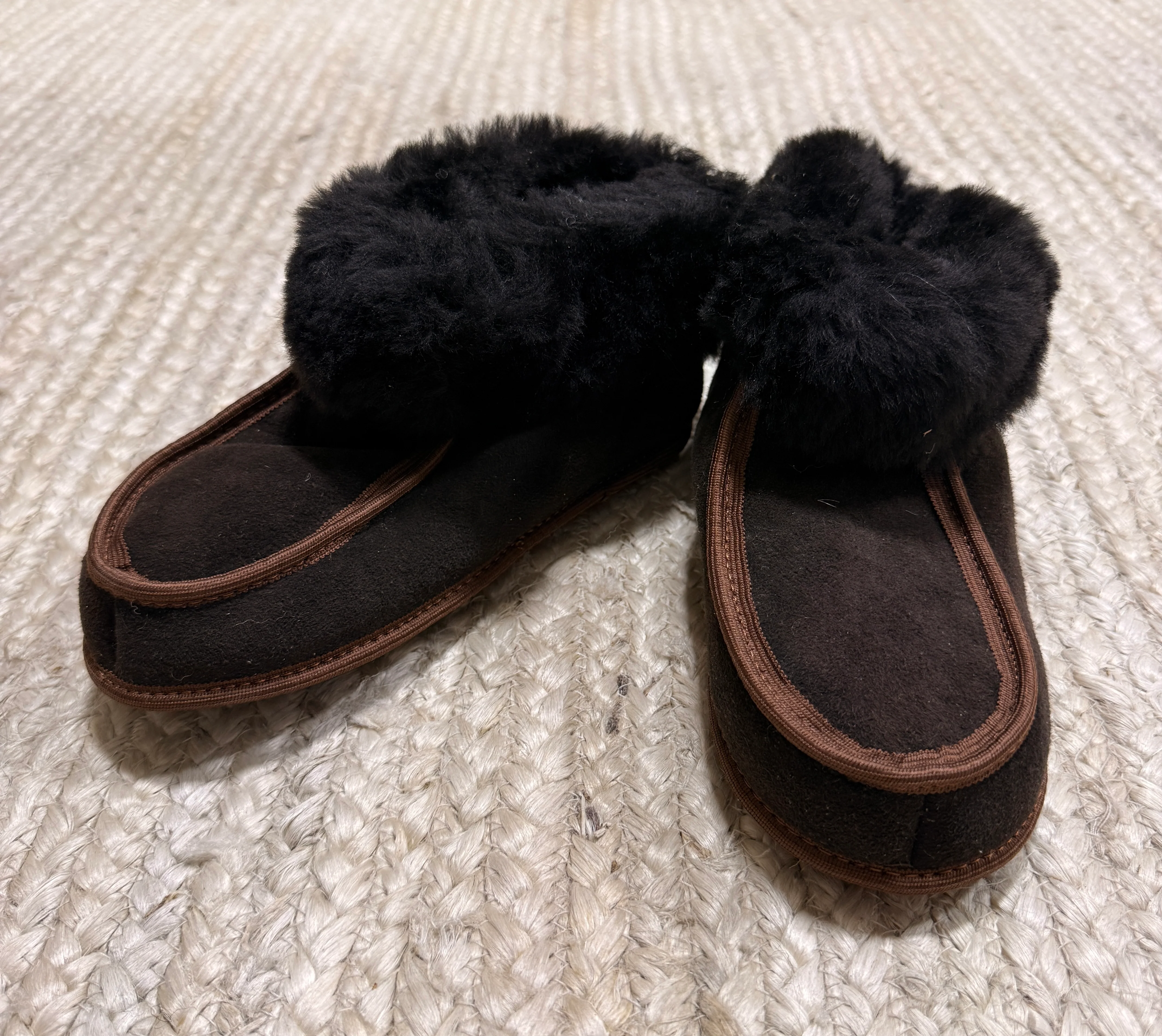 Terra Slipper (Dark brown Fur) - Size 6