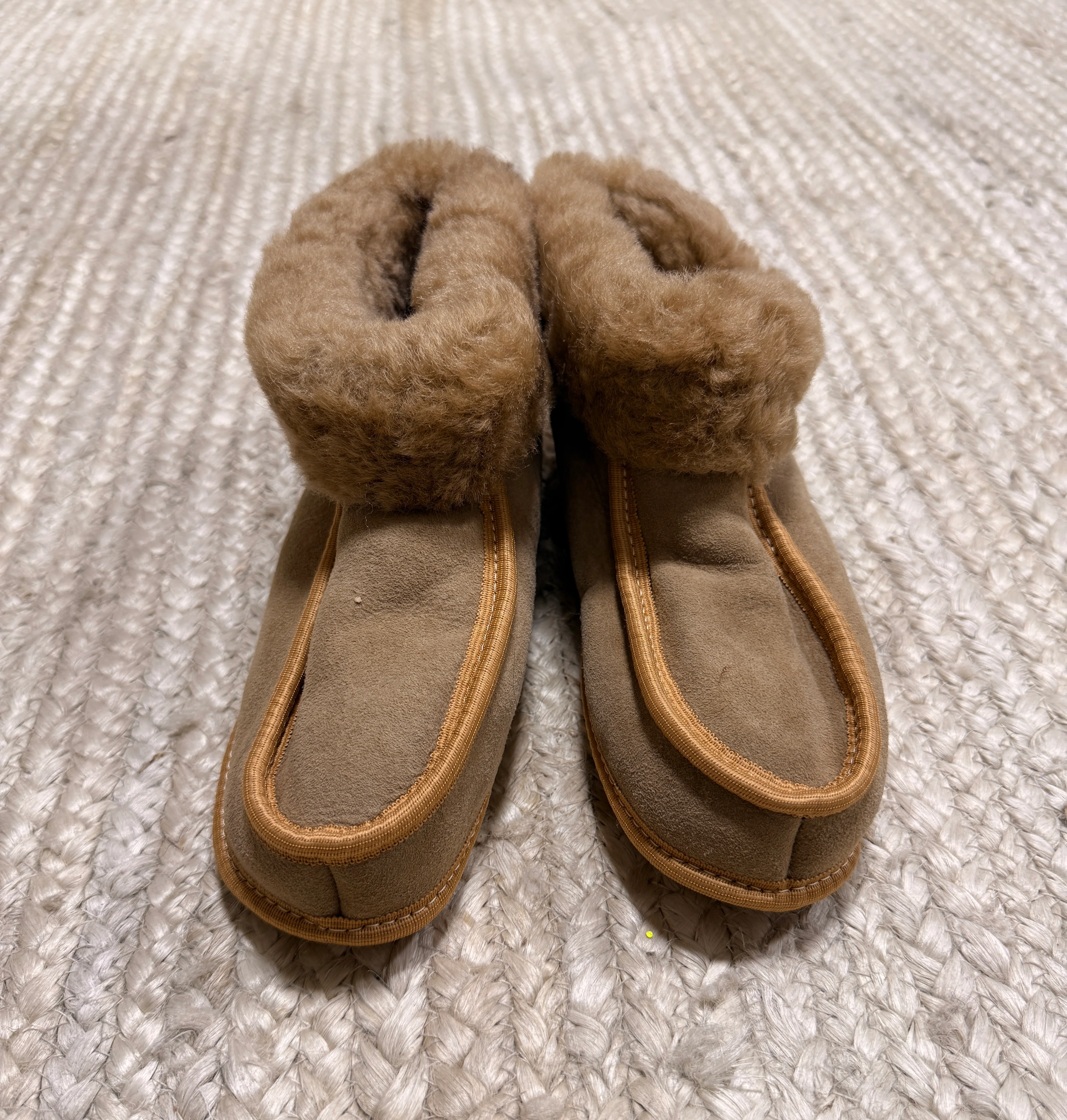Terra Slipper (Tan Fur) - Size 8