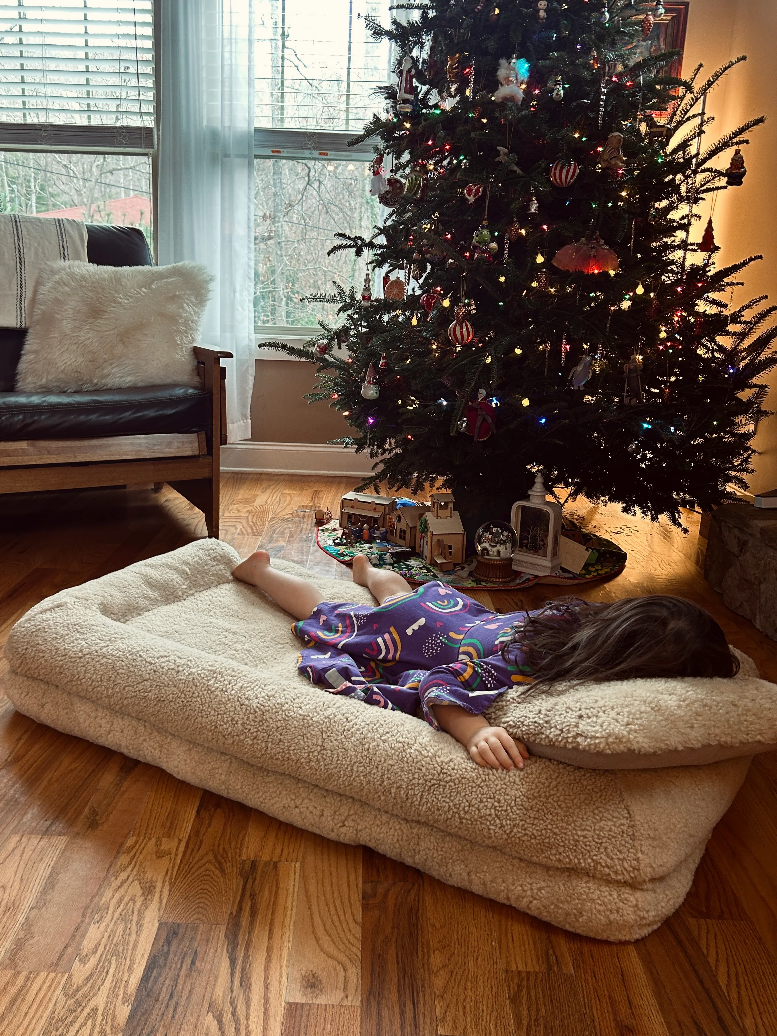 The East Perry Lounger - Image 3
