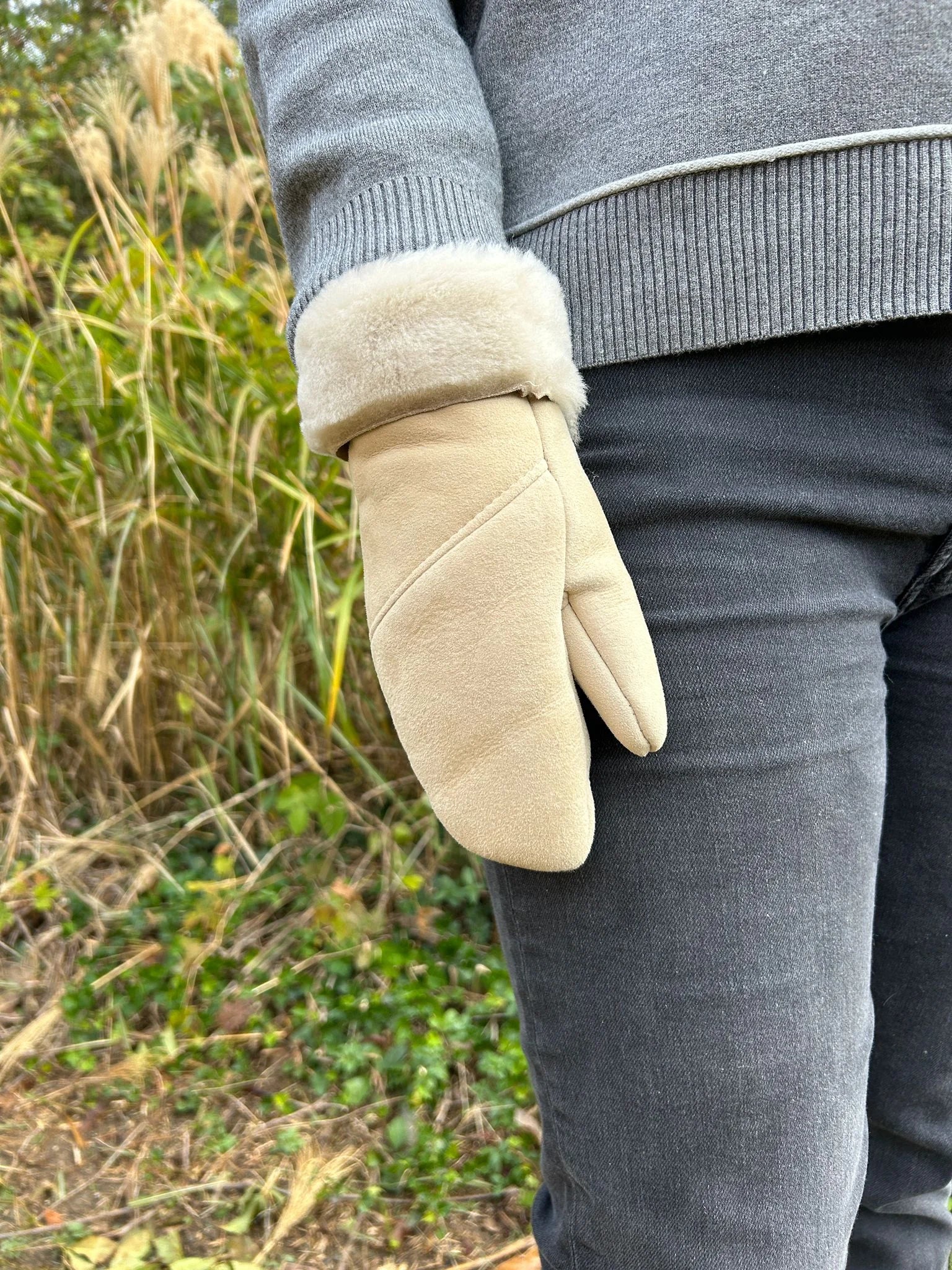 The Haven Sheepskin Mitten in Cream - Image 4